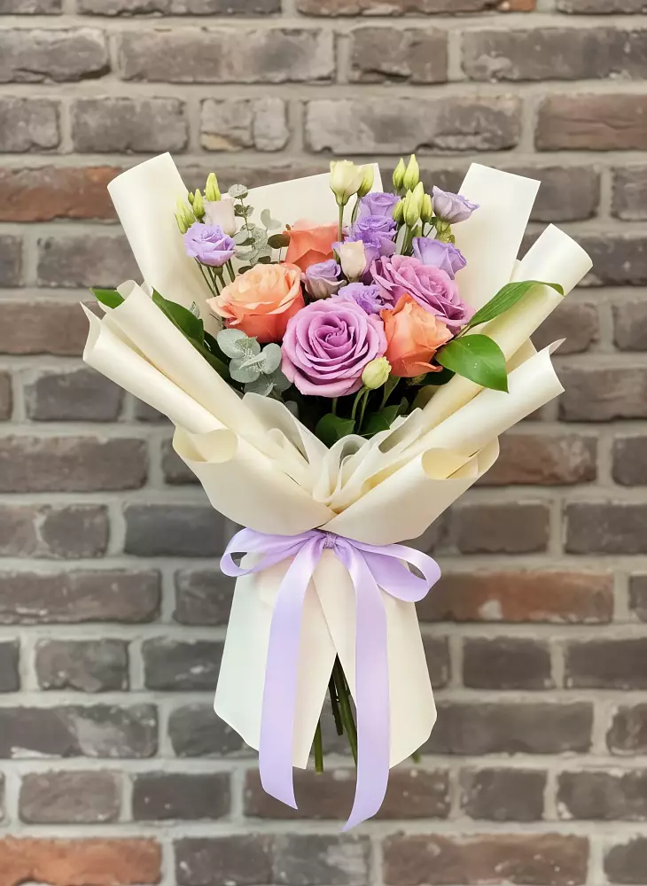 Букет цветов из: Лизиантусы и Розы в Мармашах