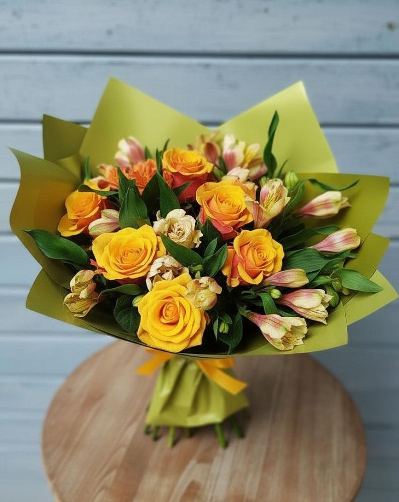 Букет цветов из: Альстромерии и Розы в Мармашах