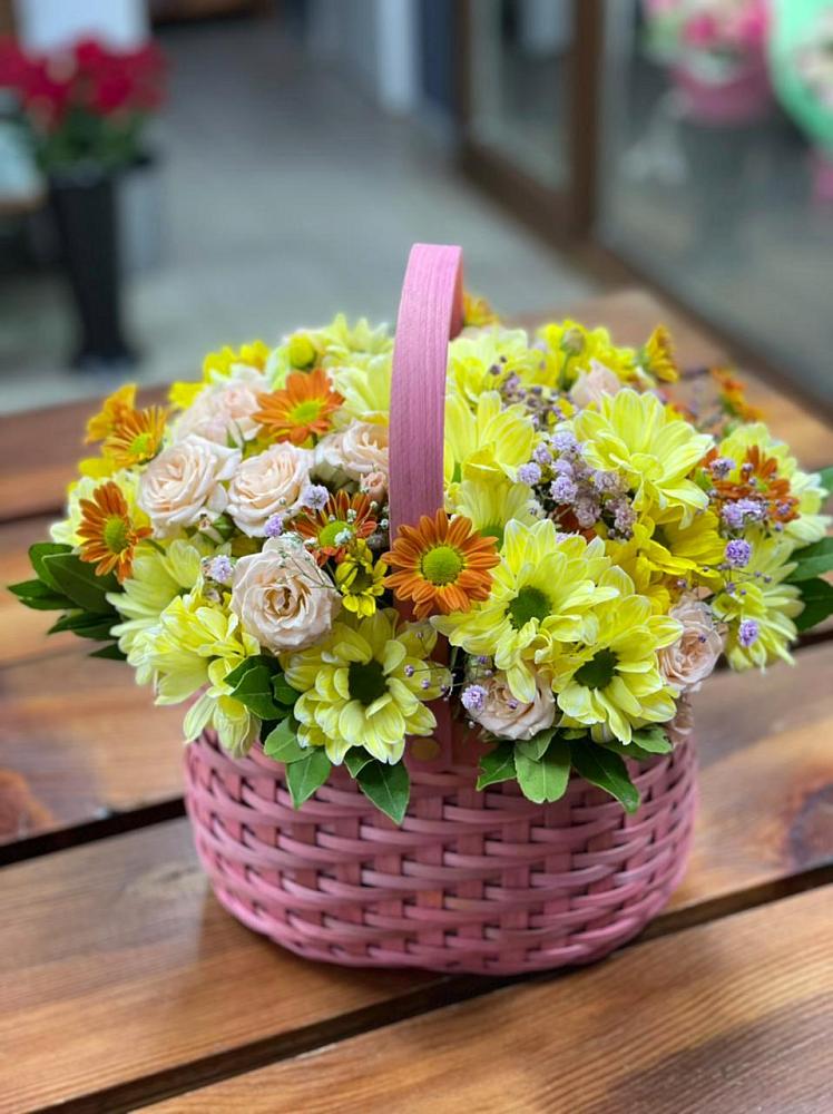 Цветочная композиция из Хризантемы и Розы в корзине в Мармашах