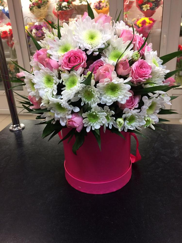 Цветочная композиция из Розы и Хризантемы в шляпной коробке в Мармашах