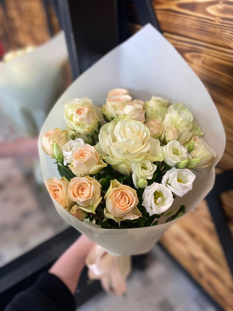 Букет цветов из: Розы и Лизиантусы в Мармашах